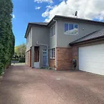 Stylish 5 Bedroom Property