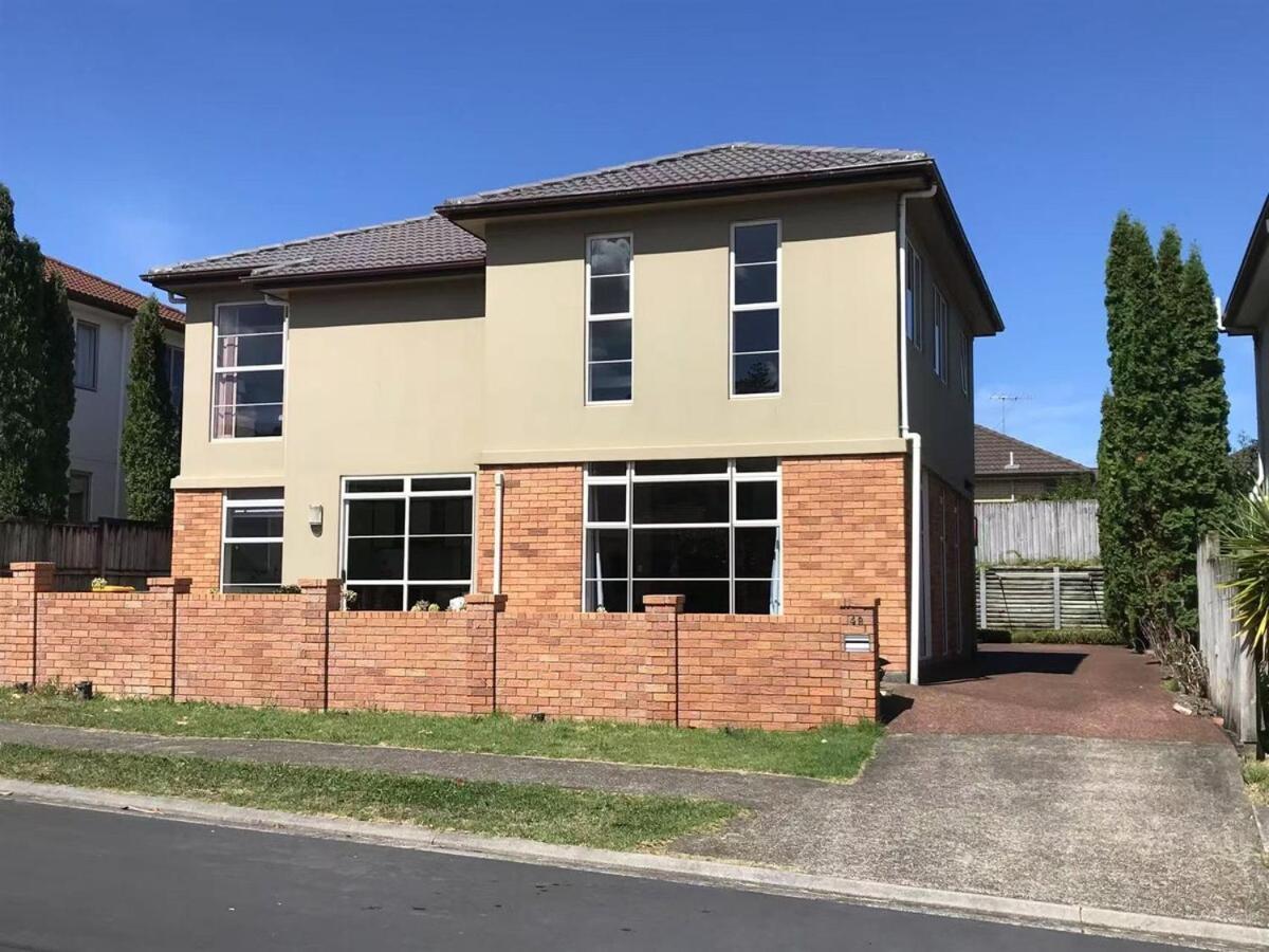 Stylish 5 Bedroom *