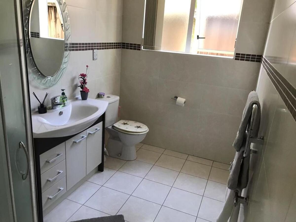Stylish 5 Bedroom * Auckland