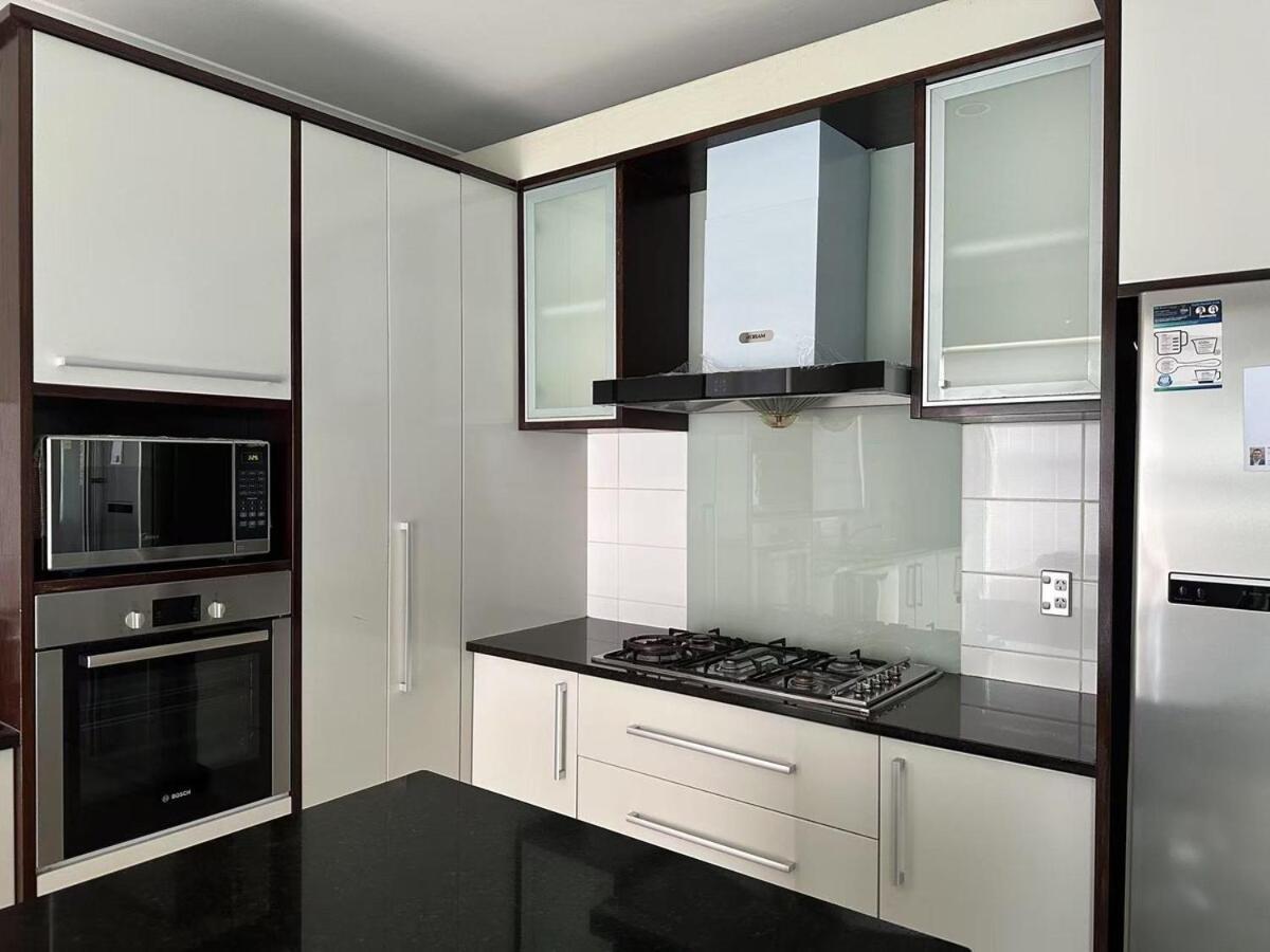 Stylish 5 Bedroom Villa